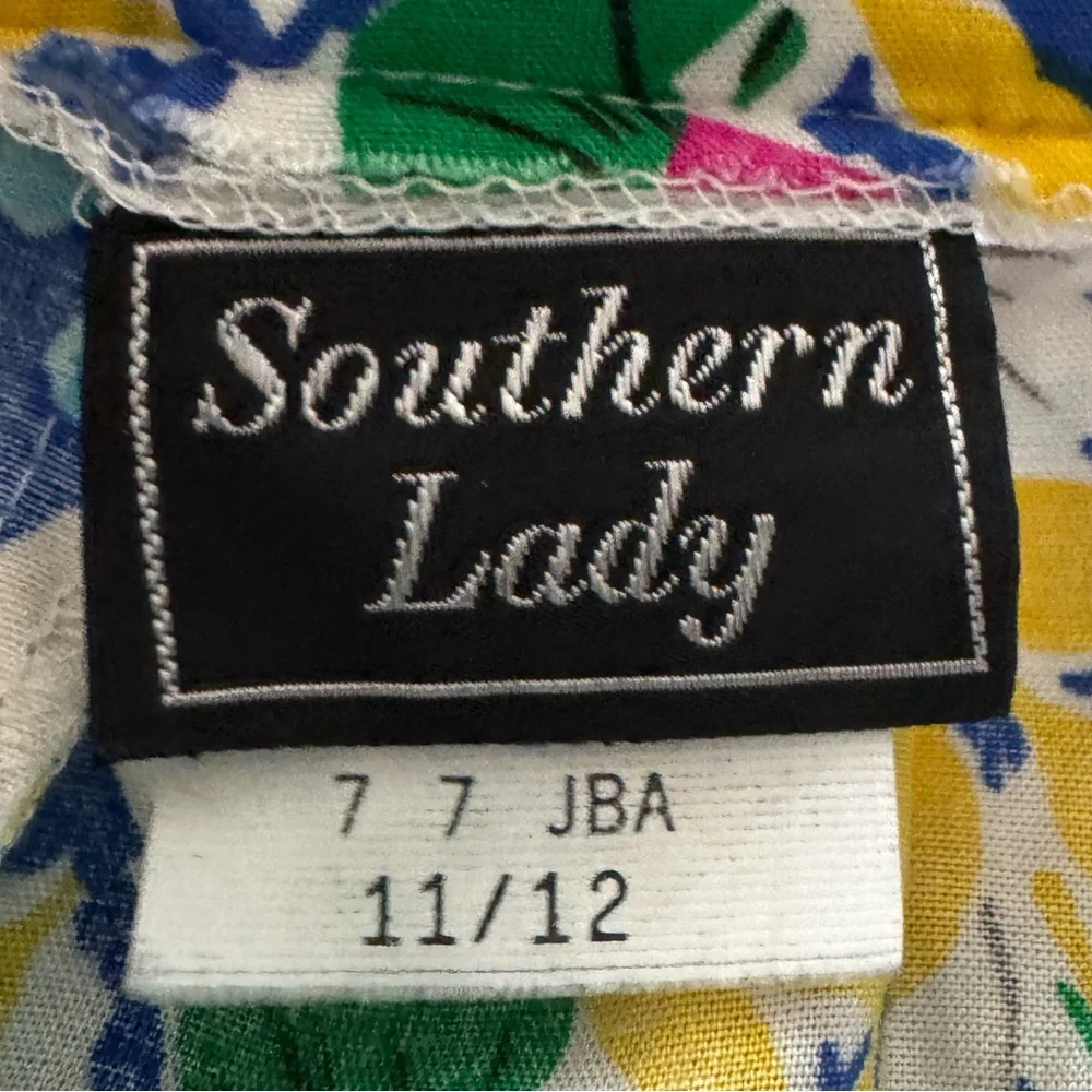 Southern Lady Vintage 1980s colorful floral pleated‎ skirt Jr size 11/12 Rayon